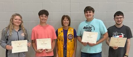 Underwood Lions Present Scholarships